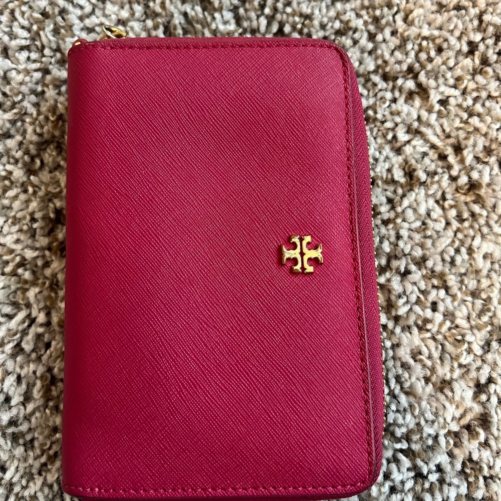 Tory Burch Robinson wallet pink